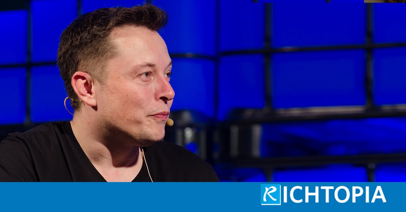 photo of Elon Musk, one of the biggest risk taking entrepreneurs in the world.