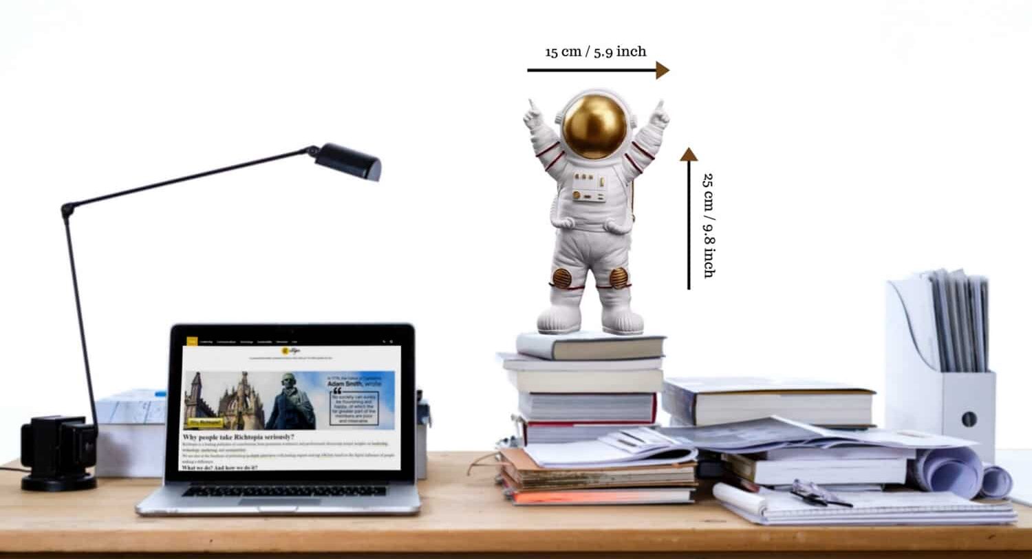 Spaceman sculpture 2021